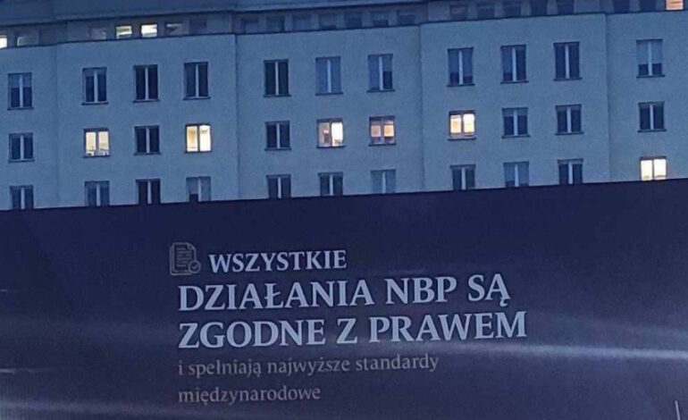bne IntelliNews – Koalicja rządząca w Polsce jest o krok bliżej postawienia szefa NBP przed sądem