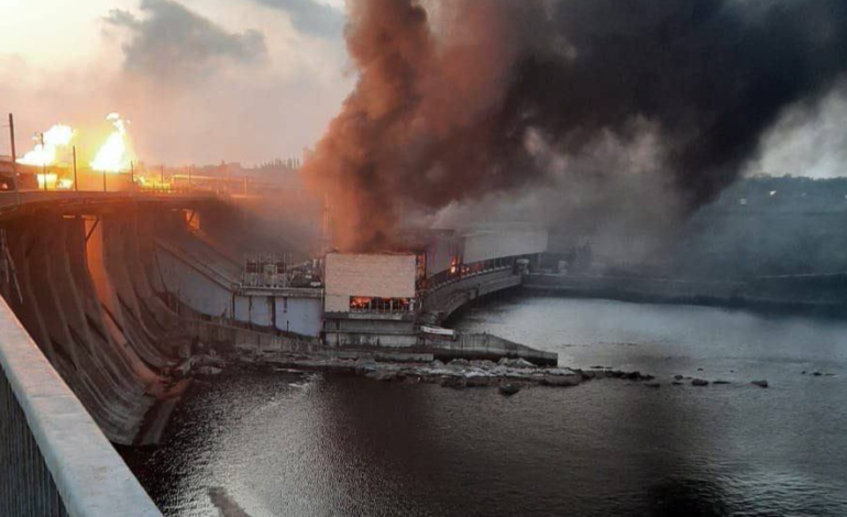 Rosyjski poważny atak na ukraiński sektor energetyczny, elektrownię jądrową w Zaporożu na skraju awarii prądu