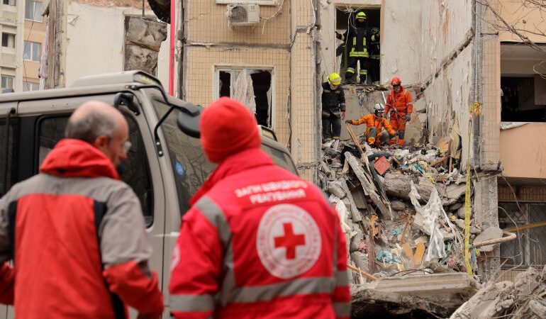 Wojna na Ukrainie: dwoje dzieci spośród 10 zabitych w ataku Rosji na apartamentowiec w Odessie