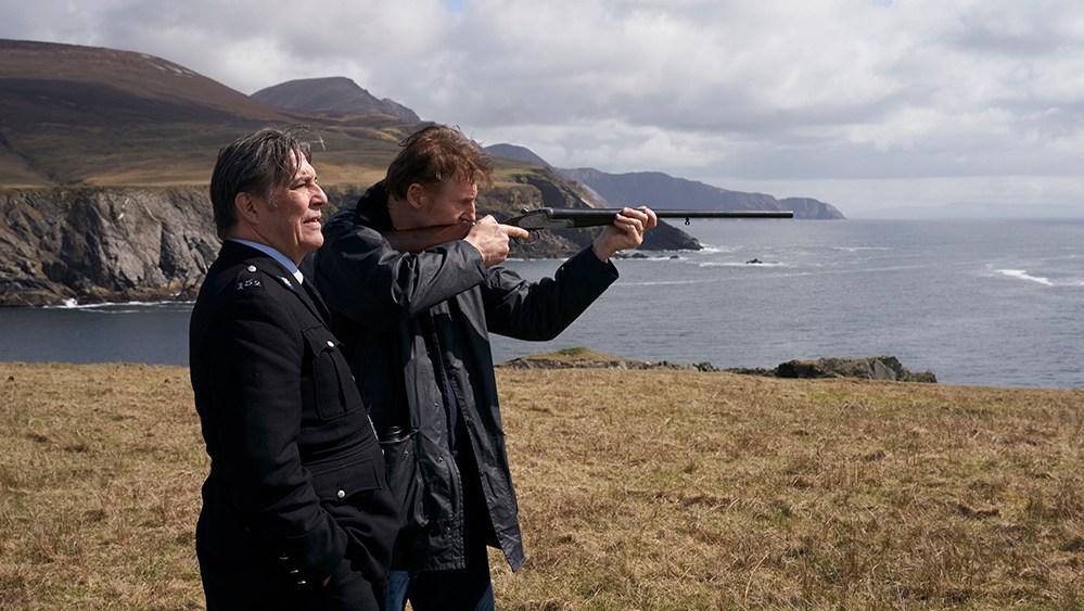 Recenzja „W krainie świętych i grzeszników”: Liam Neeson powraca