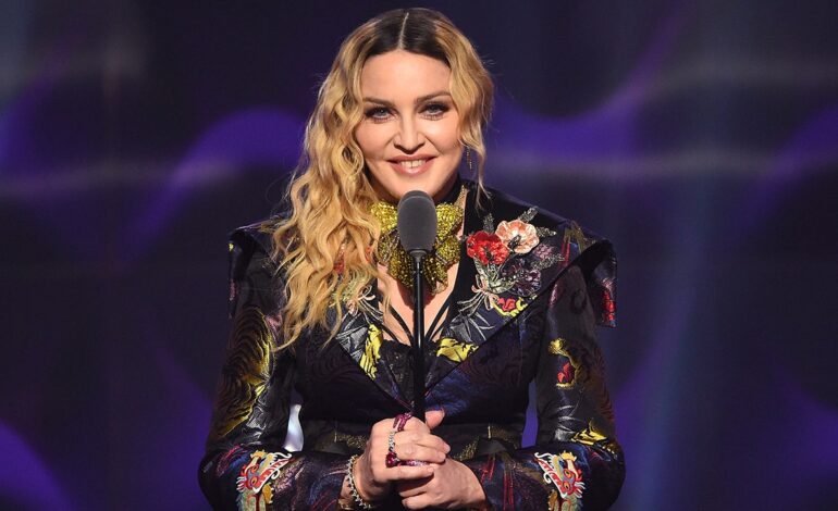 Madonna wierzy, że rozmawiała z Bogiem podczas hospitalizacji „bliskiej śmierci” z powodu „poważnej infekcji bakteryjnej”
