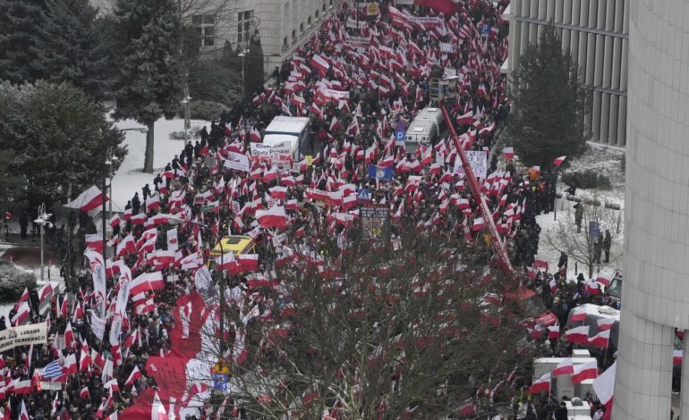 Prezydent Polski planuje ułaskawić 2 polityków w związku z antyrządowymi protestami dziesiątek tysięcy osób