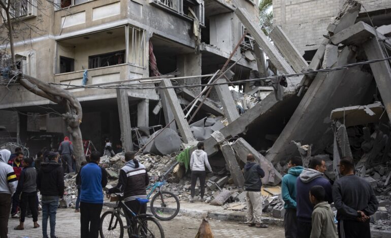 Wojna Izrael-Hamas: Palestyńczycy opisują nalot na szpital w Gazie