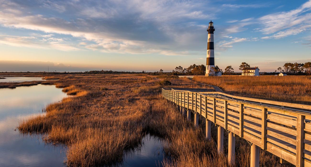 Latarnia morska na wyspie Bodie w Outer Banks w Karolinie Północnej