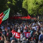 Portugalska demokracja kończy 50 lat: tysiące upamiętniają rewolucję goździków