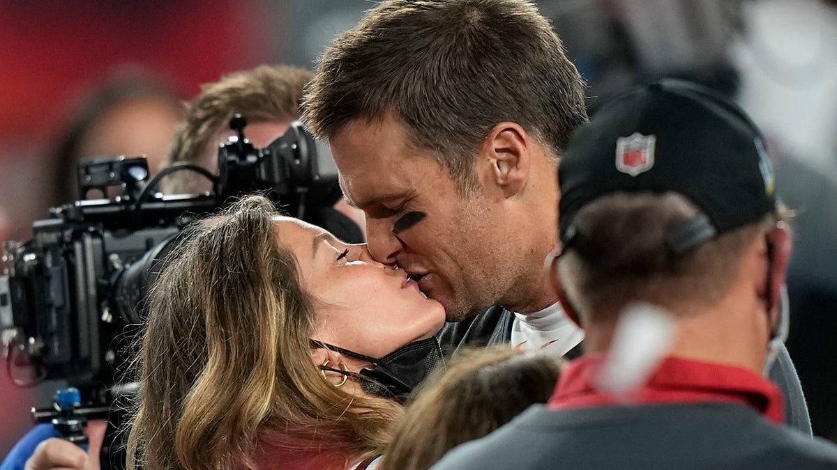 Pocałunek Toma Brady'ego i Gisele Bundchen