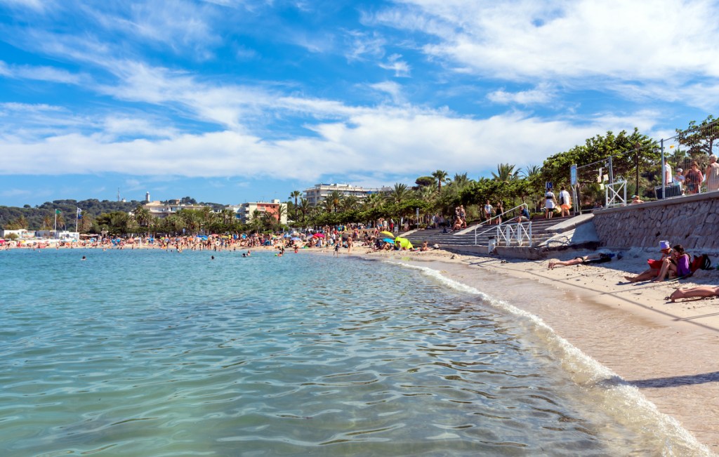 Plage du Ponteil w Antibes we Francji