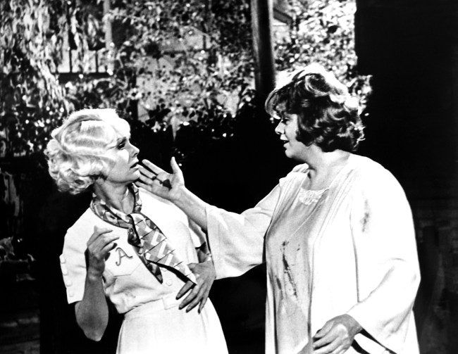 CO SIĘ DZIEJE Z HELENĄ?, od lewej, Debbie Reynolds, Shelley Winters, 1971