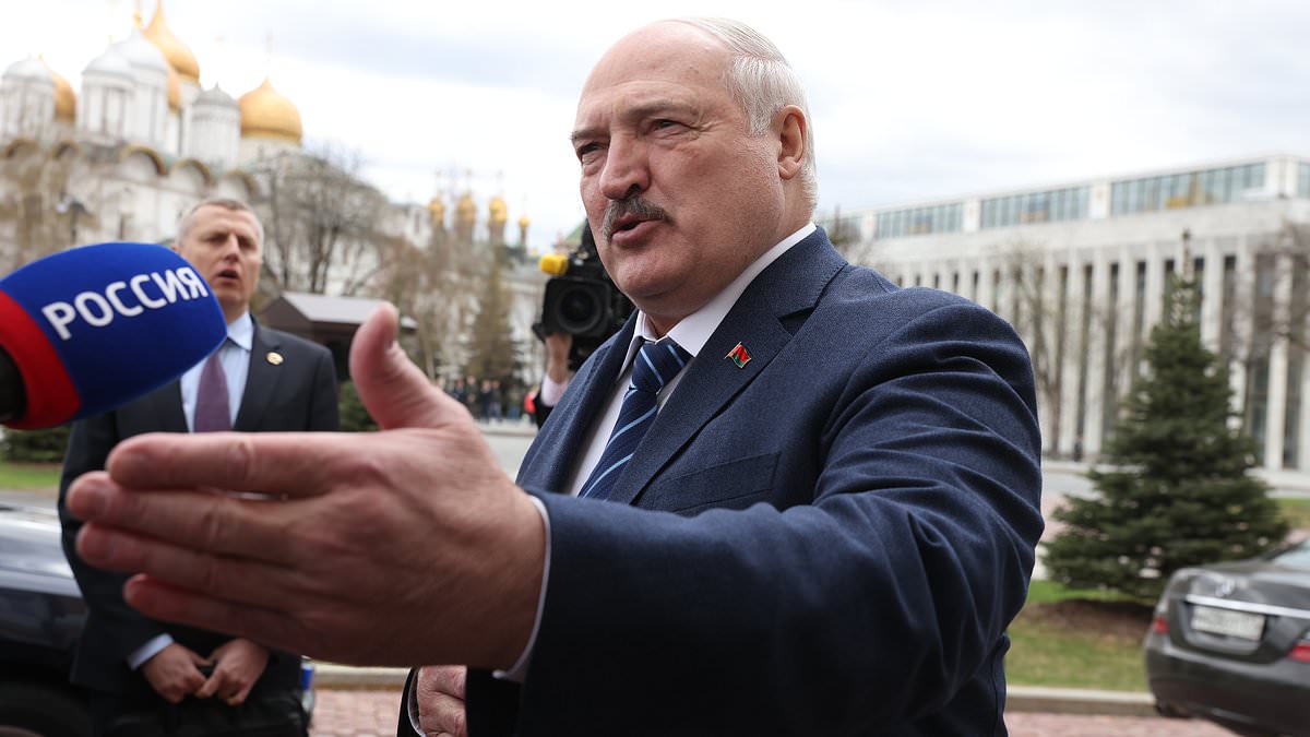 Sojusznik Putina, dyktator Aleksander Łukaszenko, przechwala się, że ma na Białorusi „kilka tuzinów” rosyjskich broni nuklearnych i „przesuwa gotowe do walki wojska bliżej Polski”, aby po ostrzeżeniu przed nuklearną „apokalipsą” stanąć „łeb w łeb” z NATO