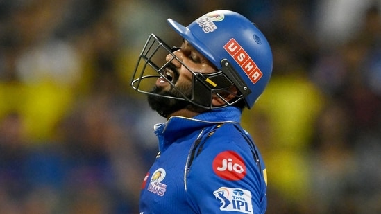 Rohit Sharma był pozbawiony emocji, kończąc swój drugi wiek IPL.  (AFP)