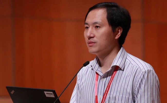 Chiński naukowiec, który edytował geny dzieci, wraca do laboratorium po odbyciu więzienia