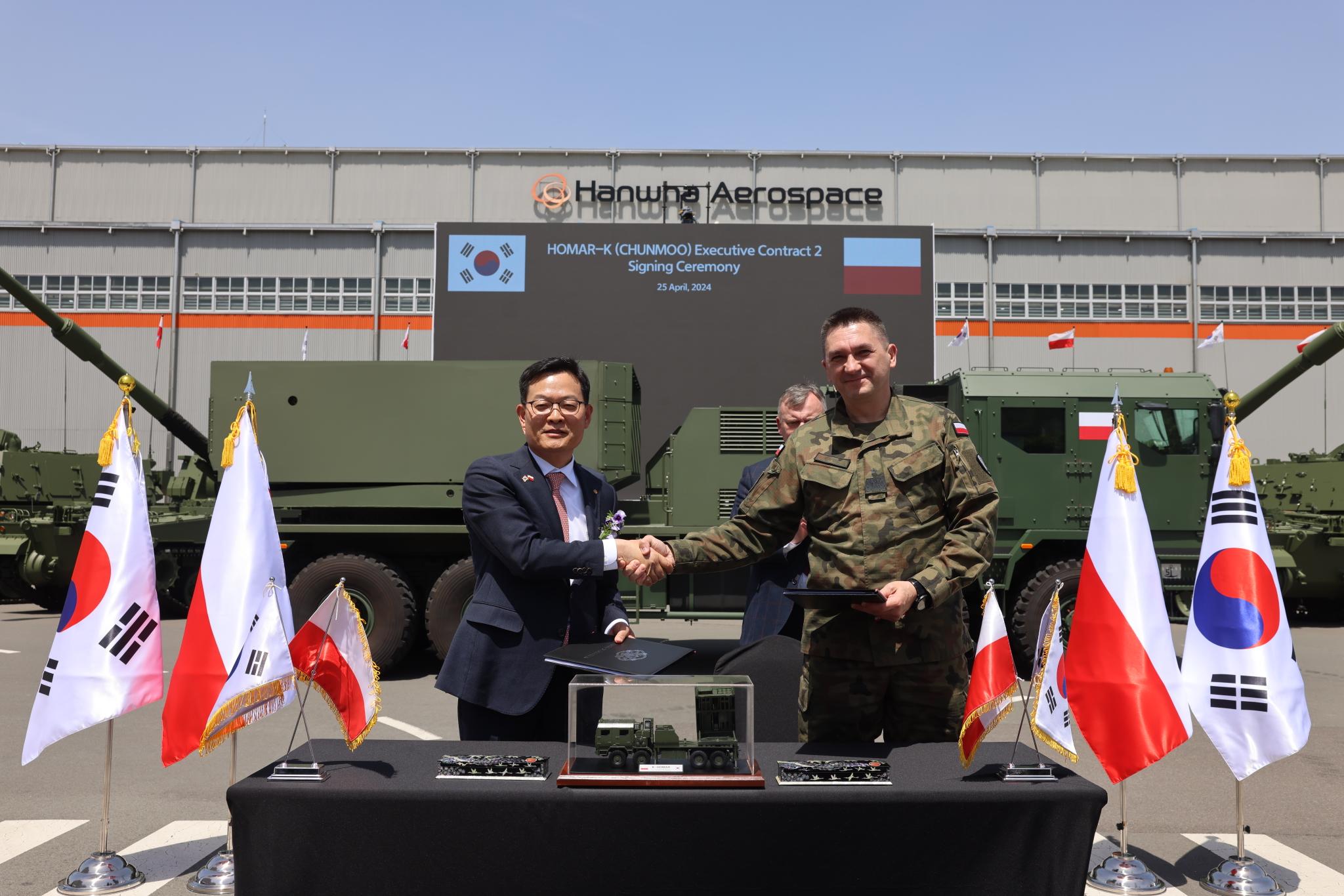 Polska podpisała z Koreą Południową umowę o wartości 1,6 miliarda dolarów na dostawę wyrzutni artylerii rakietowej