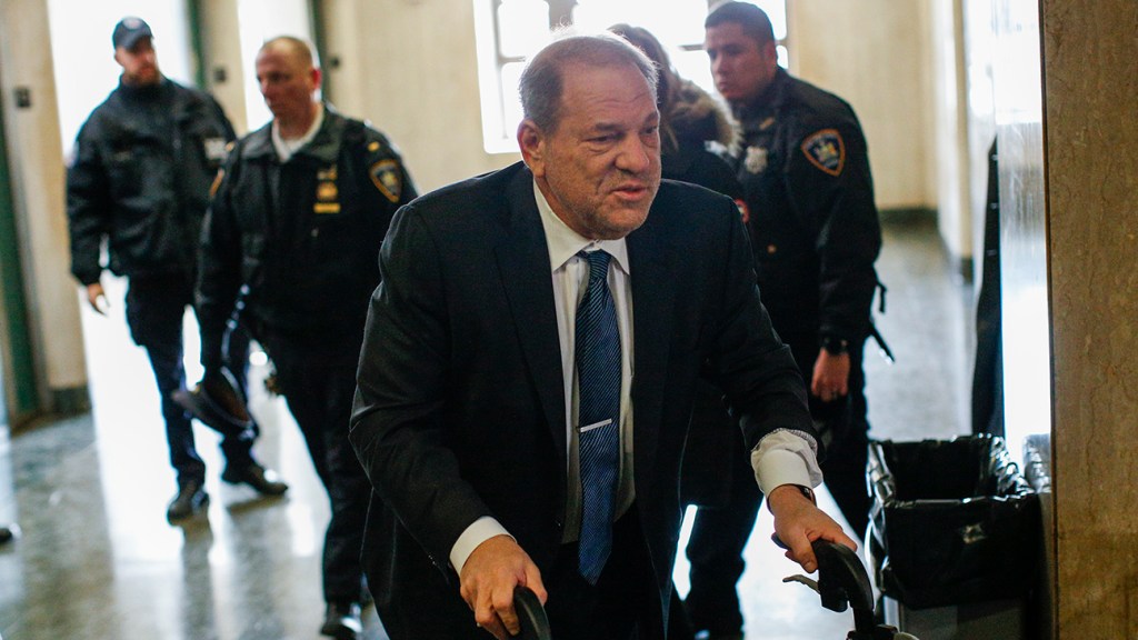 Harvey Weinstein przybywa na sąd 21 lutego 2020 r. w Nowym Jorku.