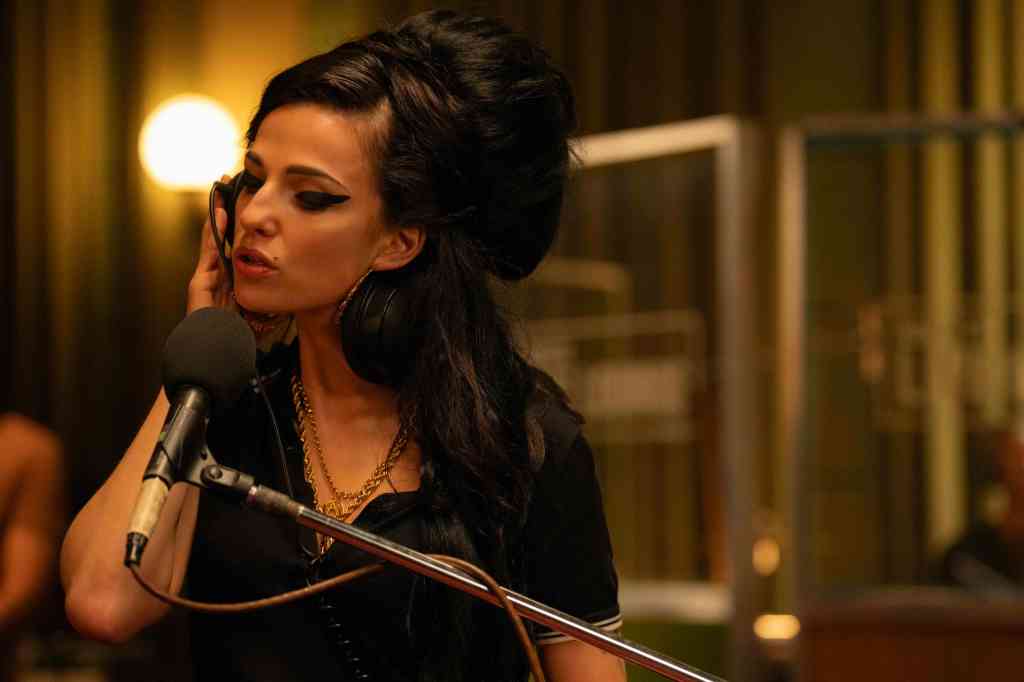 Marisa Abela jako Amy Winehouse w „Powrocie do czerni”