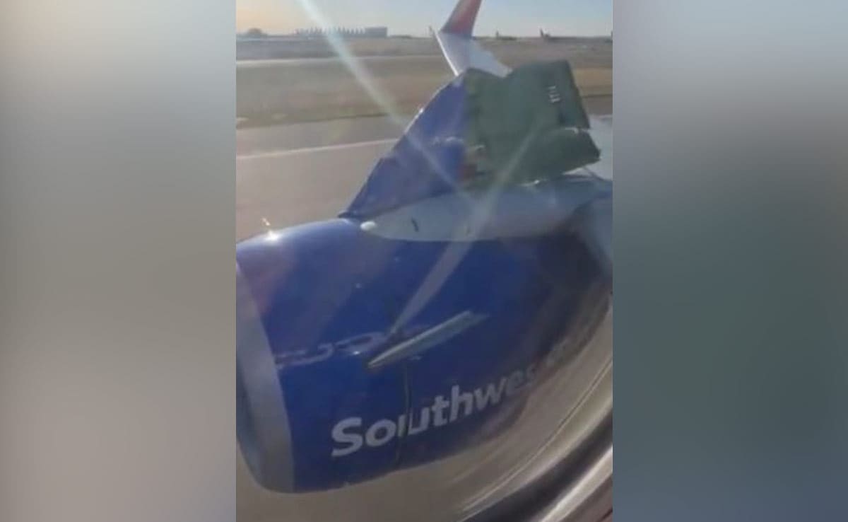 Osłona silnika samolotu Boeing odpada, załoga i pasażerowie opisują horror