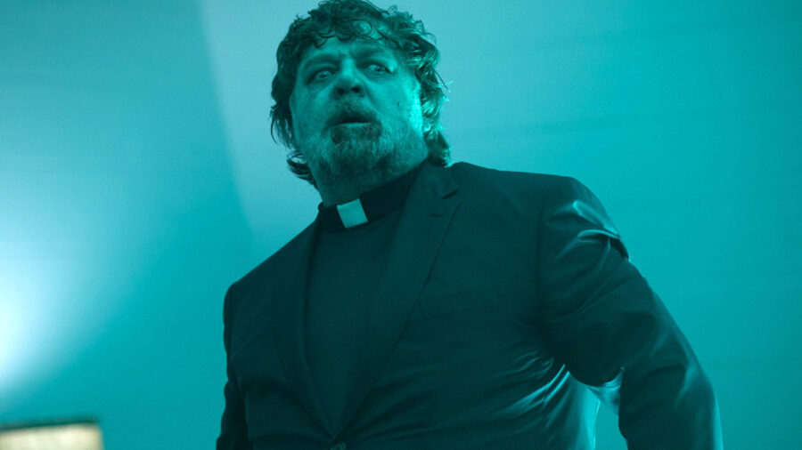 Russell Crowe wchodzi w meta z egzorcyzmami w nowym horrorze, zobacz Dziwność