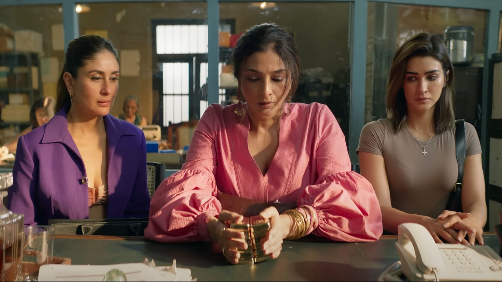 Kolekcja kasowa ekipy na całym świecie, dzień 3: „Supergwiazda” Kareena Kapoor dostarcza kolejny hit, a film zarabia 62 crore funtów |  Bollywood