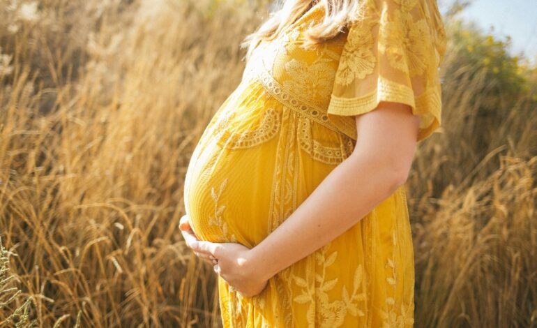 Nowe badania mówią, że ciąża starzeje się szybciej.  Lekarze się wahają
