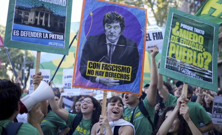 W obliczu zagrożenia uniwersytetów publicznych Argentyną wstrząsają masowe protesty przeciwko programom oszczędnościowym