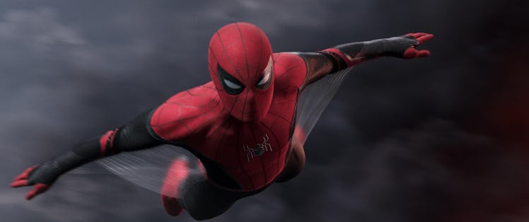 Tom Holland jako Spider-Man/Peter Parker w Spider-Man: Daleko od domu