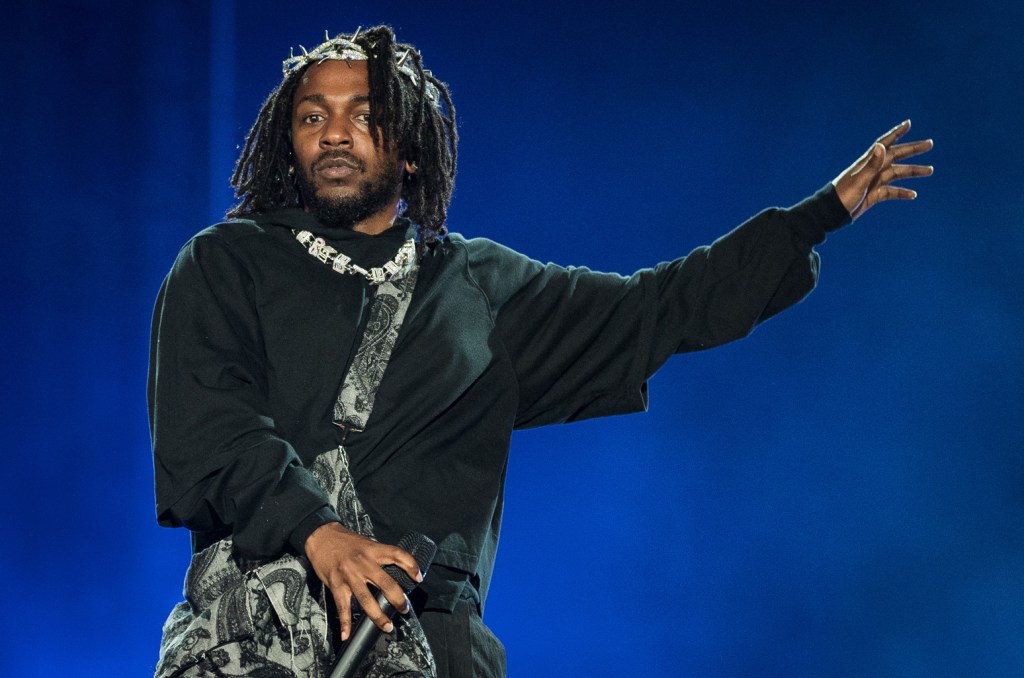 „Not Like Us” Kendricka Lamara debiutuje na pierwszym miejscu listy przebojów Hot 100
