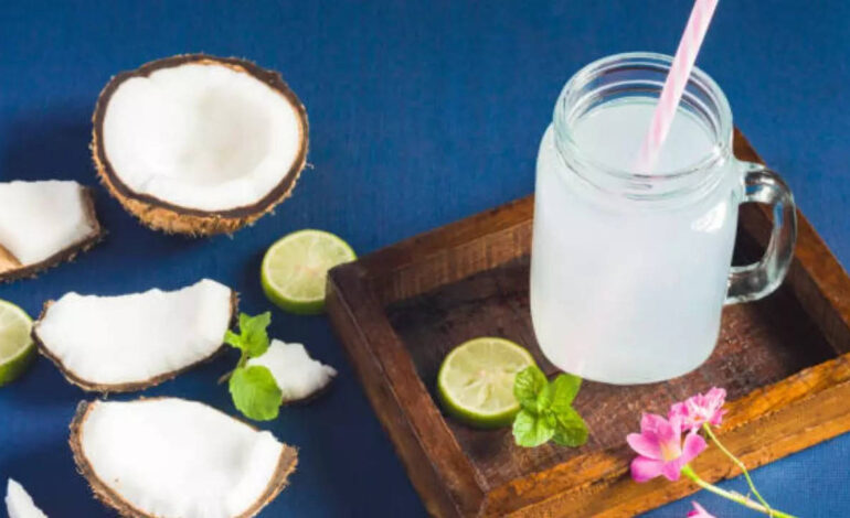 Korzyści zdrowotne wody kokosowej z cytryną: czy powinieneś spróbować wirusowej wody kokosowej z porannym napojem cytrynowym?  Dekodowanie szumu