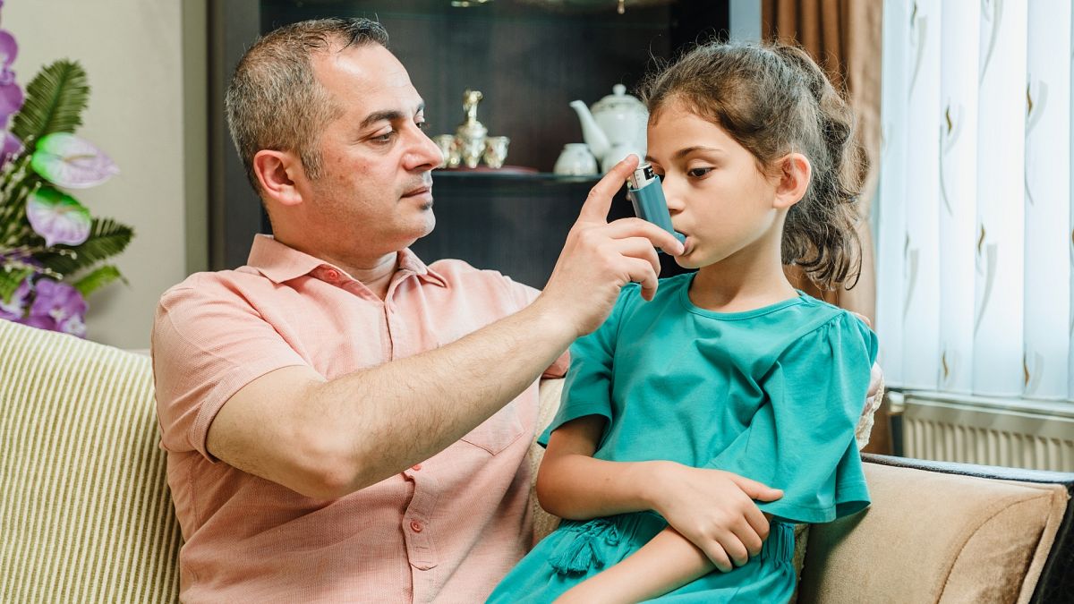 Badania wykazały, że podczas fali upałów dzieci są częściej hospitalizowane z powodu astmy