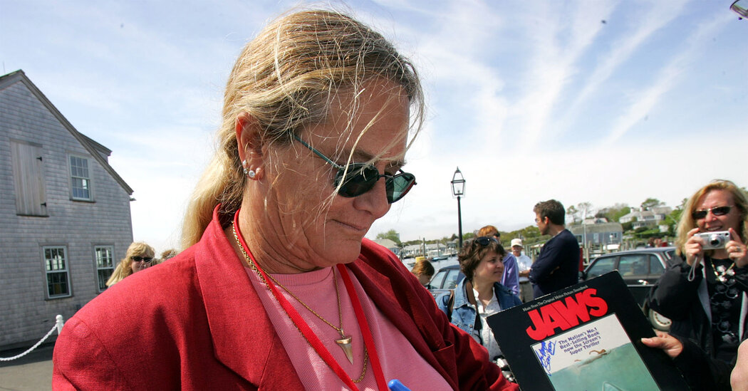 Susan Backlinie, pierwsza ofiara ataku rekina w „Szczękach”, umiera w wieku 77 lat