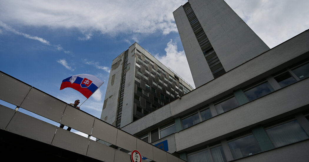 Premier Słowacji przechodzi kolejną operację po próbie zamachu