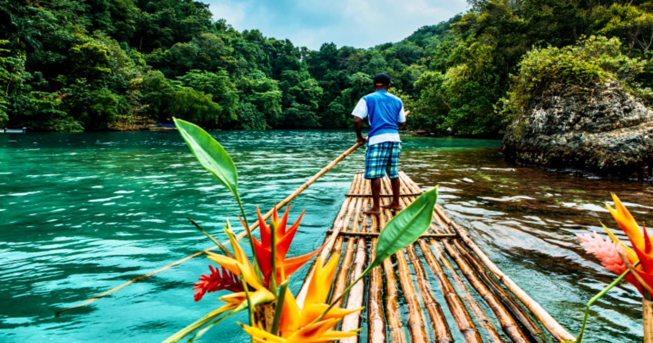 Przejażdżka bambusami po błękitnej lagunie na Jamajce
