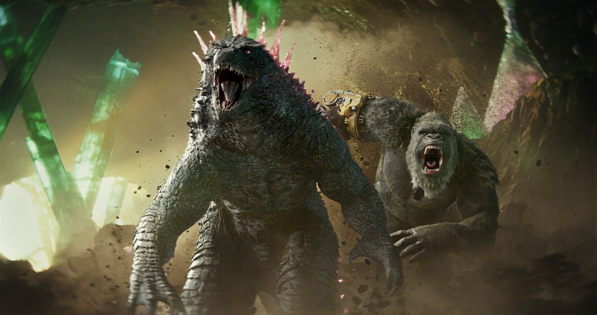 Godzilla i Kong, teraz kumple, ścigają się w stronę niewidzialnego zagrożenia w Godzilla x Kong: Nowe Imperium