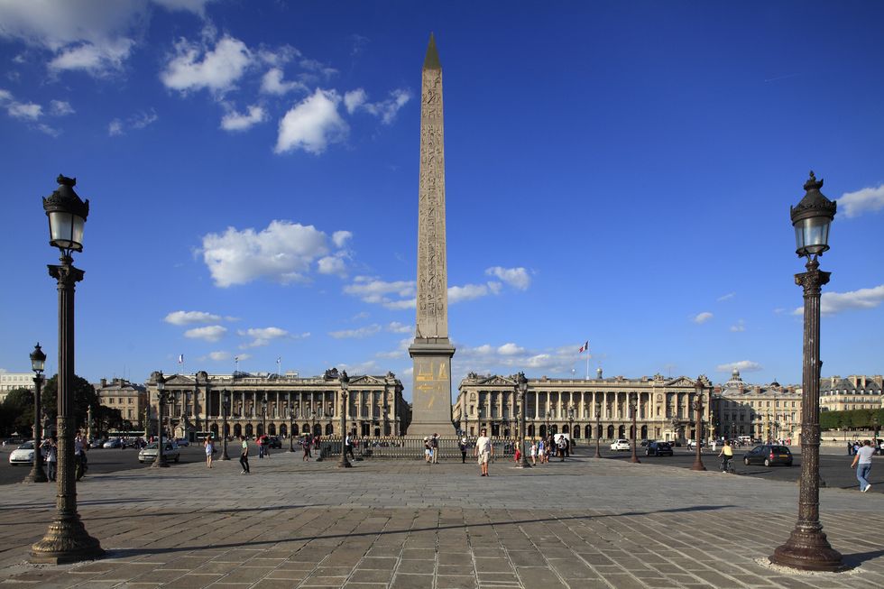 obelisk w Luksorze na miejscu de la concorde