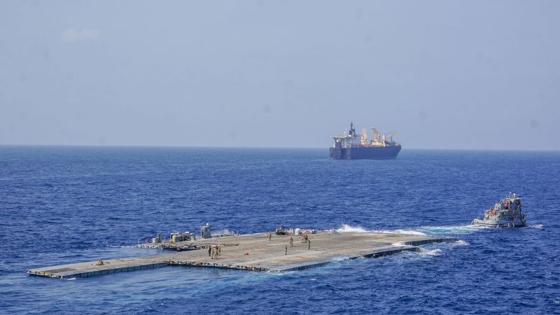 Przedstawiciel obrony twierdzi, że zbudowane w USA pływające molo zaczyna przenosić się z portu Aszdod do Gazy