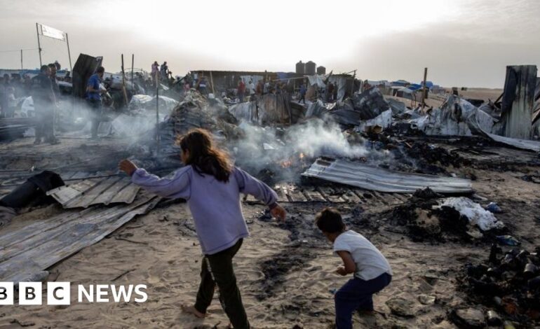 Izrael Gaza: Netanjahu przysięga kontynuować wojnę pomimo potępienia nalotu