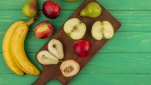 8 owoców, które mogą powodować wzdęcia brzucha – i jak temu zapobiec