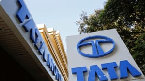 Cena akcji Tata Motors spada o ponad 8%