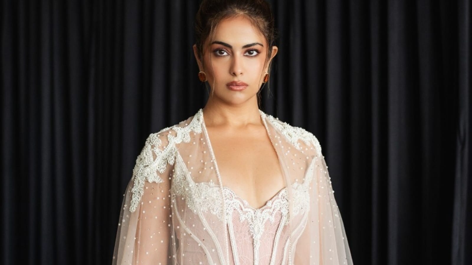 Ekskluzywny wywiad z Aviką Gor: „Fajnie było nosić seksowne sari i tańczyć z Andre Russellem” |  Bollywood