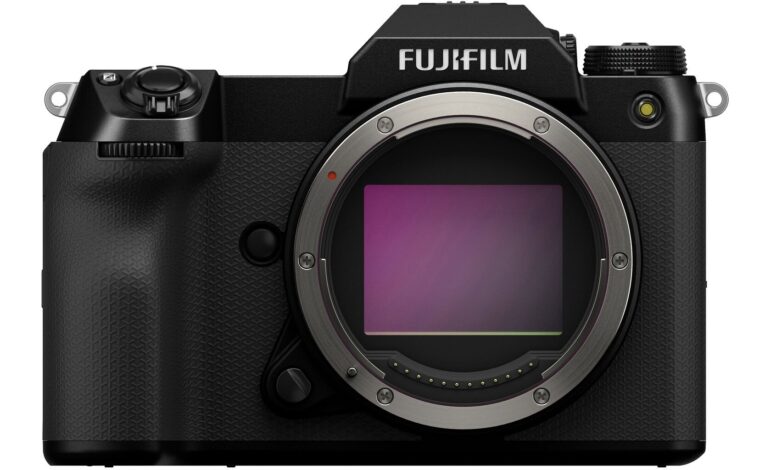 Fujifilm GFX100S II zapewnia wszechstronne ulepszenia i niższą cenę