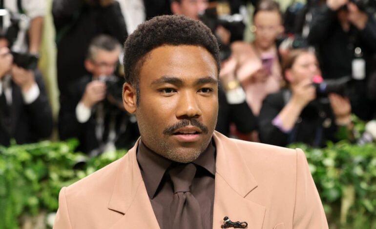 Childish Gambino ogłasza daty tras koncertowych i udostępnia nową wersję „3.15.20”