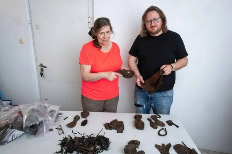Archeolodzy z kolekcją odzieży