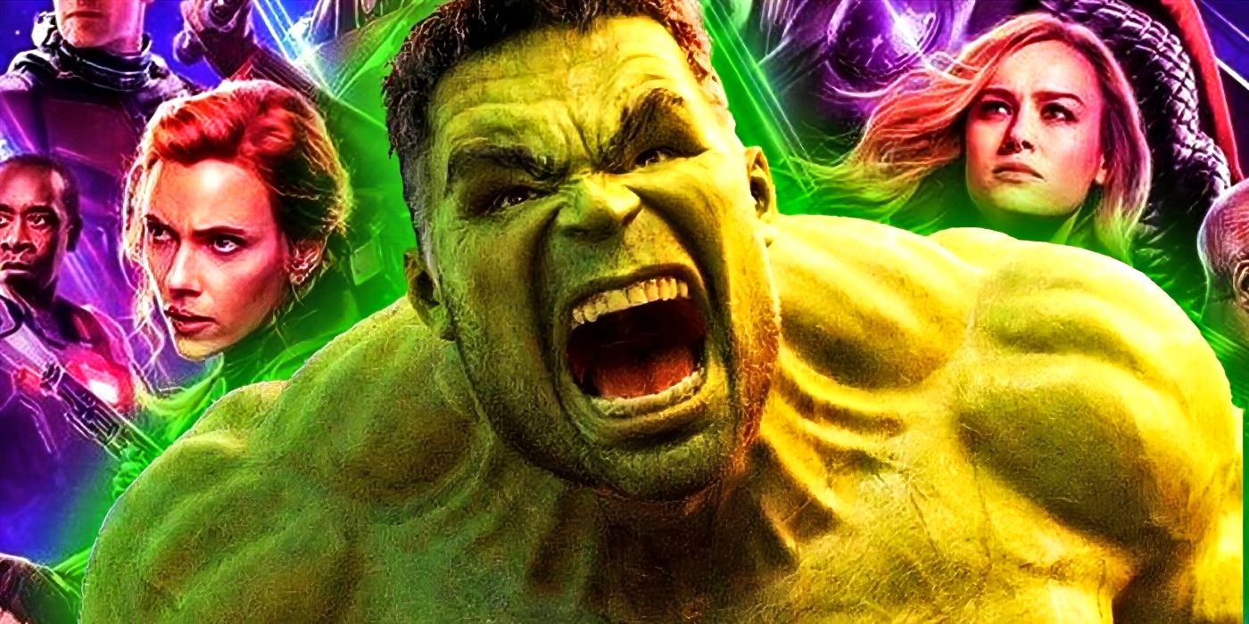 MCU Hulk krzyczy, a za nim Avengersi.