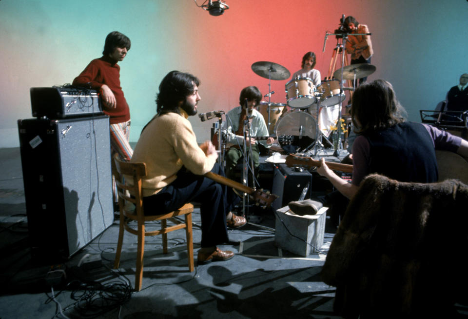   Paul McCartney, George Harrison, Ringo Starr i John Lennon w The Beatles: Let It Be.