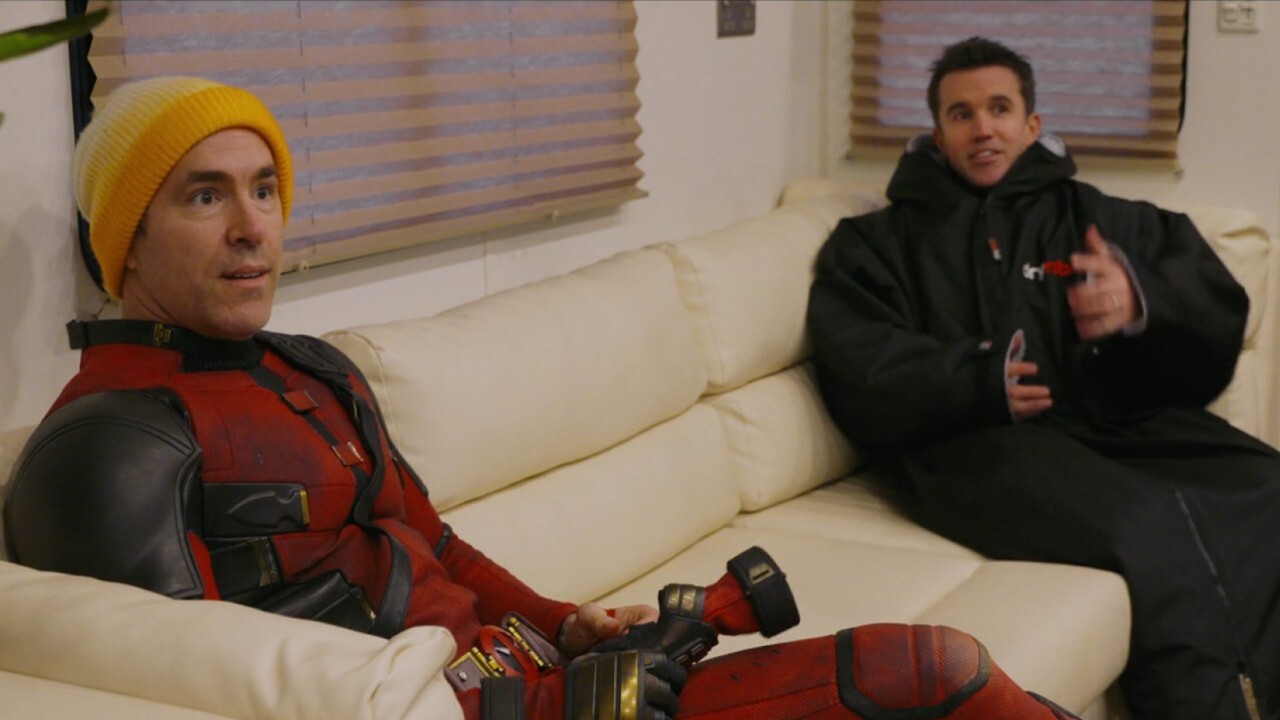 Ryan Reynolds i Rob McElhenney rozmawiają na temat planu Deadpool 3 w programie FX „Witamy w Wrexham”