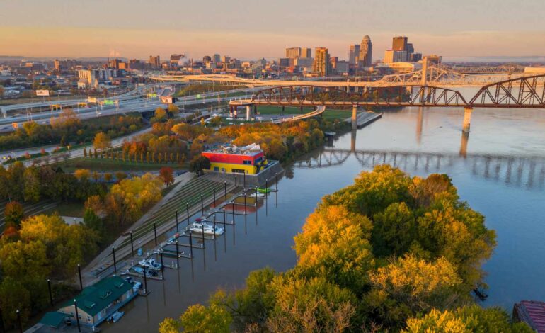 Louisville w stanie Kentucky zostało uznane za jedno z najlepszych miejsc do podróży w 2024 r. — jak zaplanować idealną wizytę