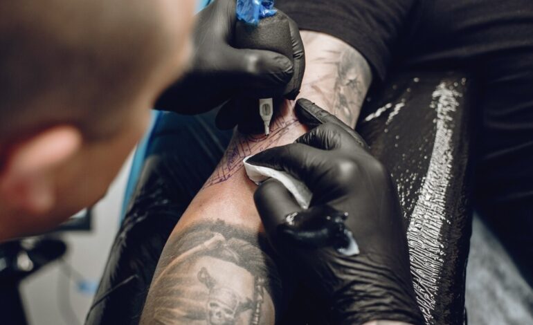 Tatuaż powoduje nieodłączne ryzyko zapalenia wątroby, wirusa HIV i raka – ostrzegają lekarze – India TV