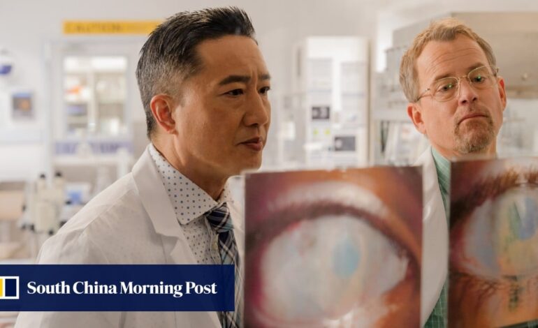 Wzrok, film o chińsko-amerykańskim doktorze Ming Wangu, który pomaga niewidomym znów widzieć, opowiada historię „wolności i wiary”