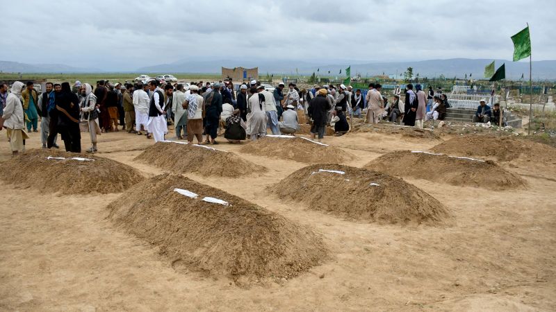 W obliczu zagrożenia humanitarnego co najmniej 200 osób zginęło w gwałtownych powodziach w Afganistanie