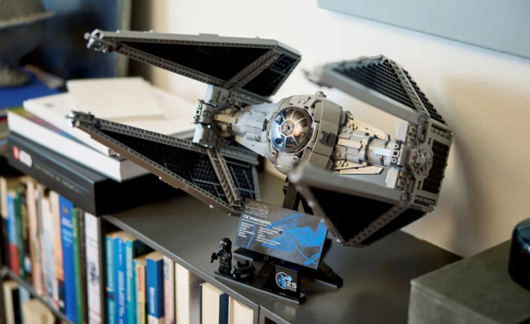 Budujemy LEGO Star Wars TIE Interceptor, solidną, szczegółową replikę przerażającego statku kosmicznego