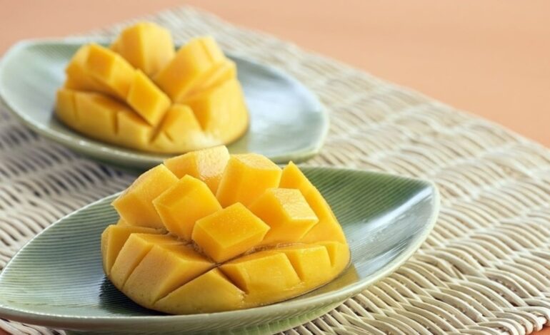 Ile mango możesz zjeść dziennie, aby uniknąć przyrostu masy ciała i skoków cukru?  |  Zdrowie