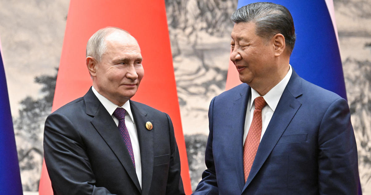 Putin odwiedza Pekin, po tym jak Rosja i Chiny podkreślają stosunki „bez ograniczeń” w obliczu napięć z USA